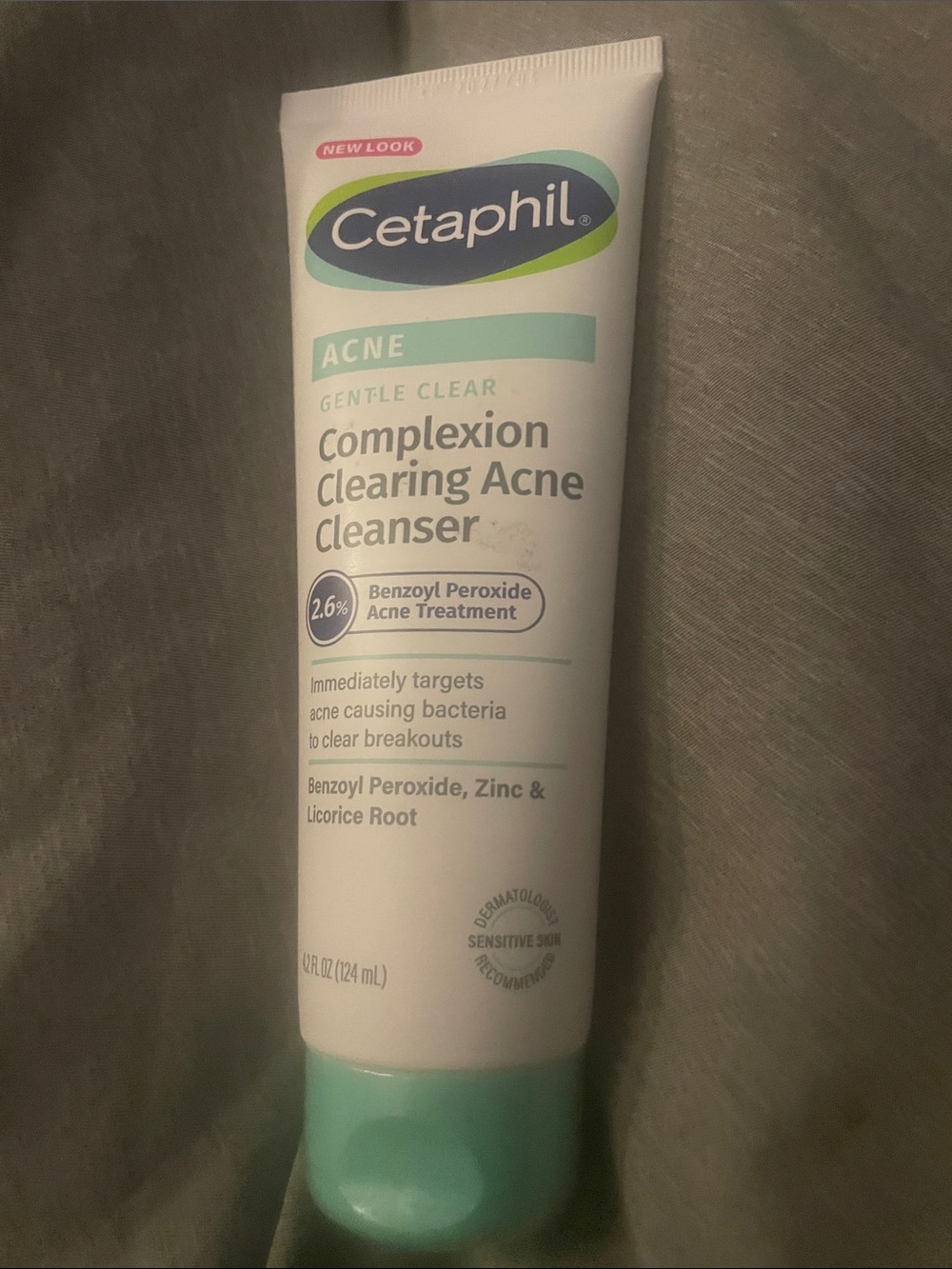 Cetaphil Gentle Clear Complexion Clearing Acne Cleanser - White & Mint